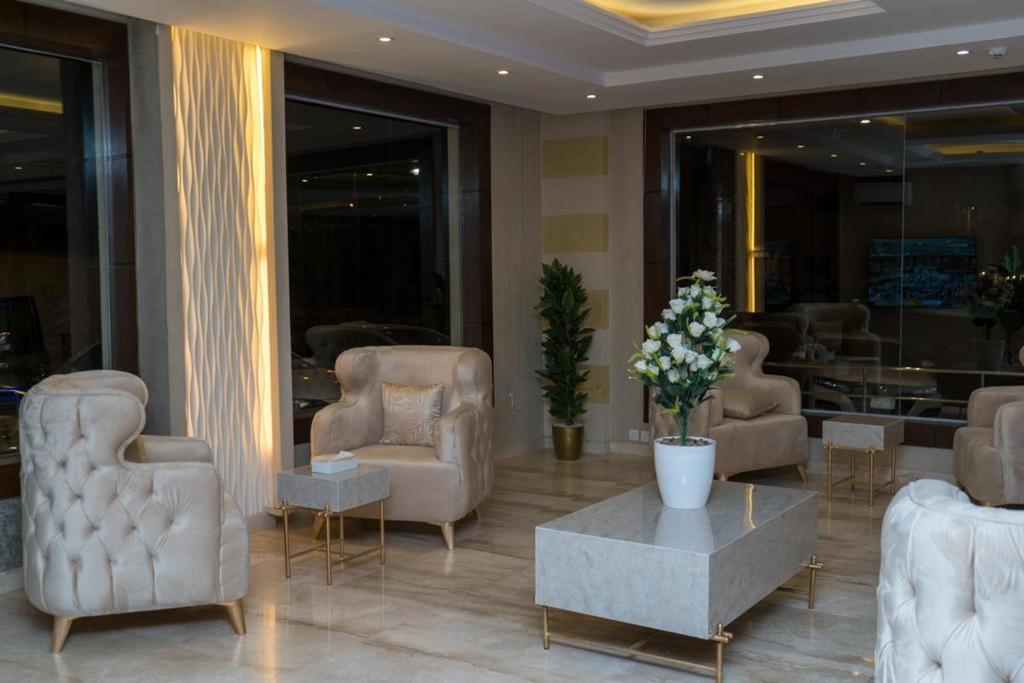 Apartment شاها 3 *