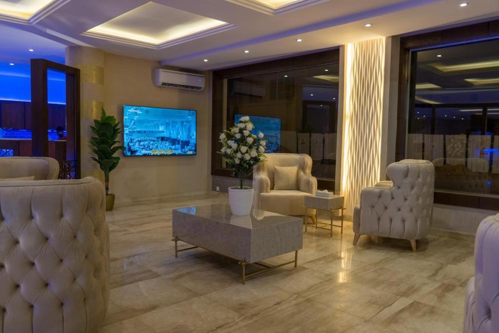 Apartment شاها 3